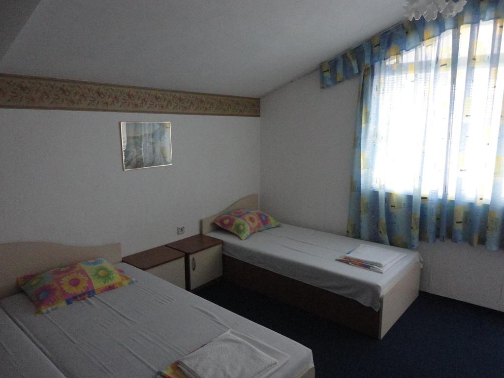 Guest Rooms Casa Luba Sveti Vlas Oda fotoğraf