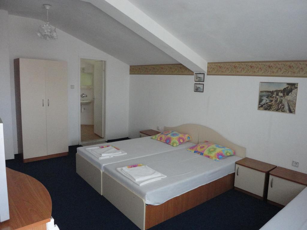 Guest Rooms Casa Luba Sveti Vlas Oda fotoğraf